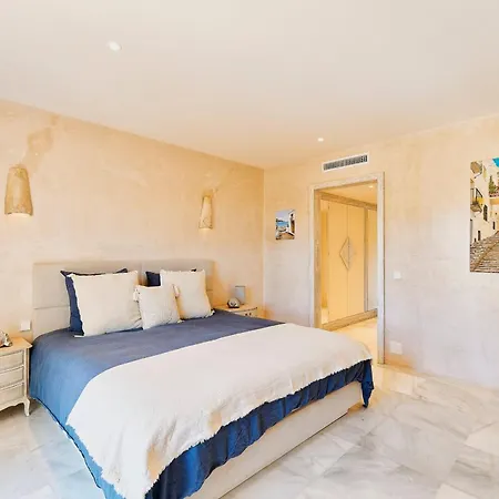 About Casa Del Rio ماربيا