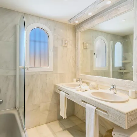 فندق About Casa Del Rio 4*